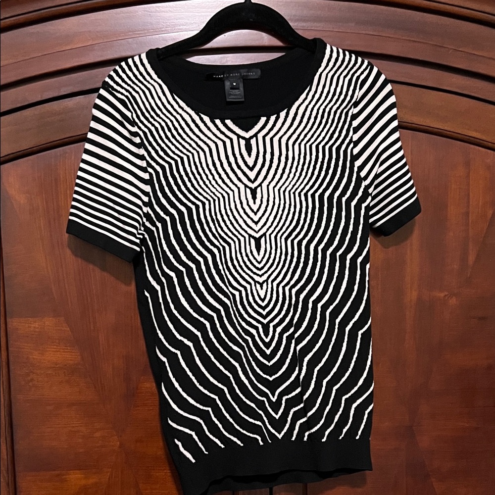 Marc By Marc Jacobs Black and Cream Geometric Short Sleeve Sweater Size M